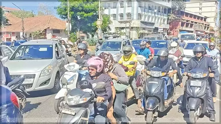 खराब पार्किंग प्रबंधन के कारण Margao के निवासी गंभीर यातायात जाम से जूझ रहे