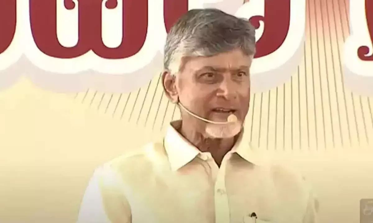 Chandrababu ने पलानाडु में पेंशन वितरित की, लोगों को समर्थन का आश्वासन दिया