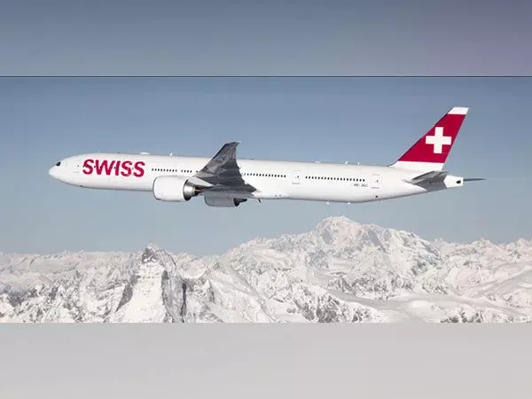 Swiss Airlines ने आपातकालीन लैंडिंग के बाद चालक दल के सदस्य की मौत की पुष्टि की