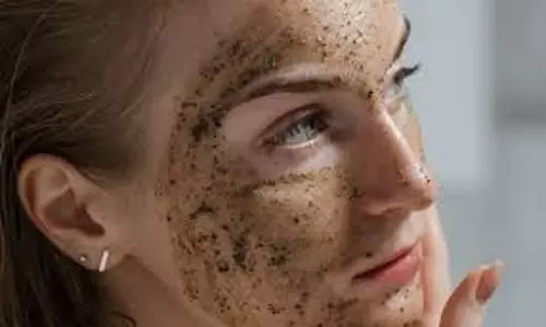 Skin Care: शहद और अलसी से बने एंटी-एजिंग फेस पैक,पाएं ग्लोइंग और जवां त्वचा