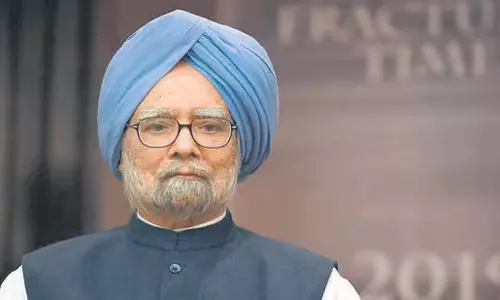 PU डॉ. मनमोहन सिंह के पुस्तक दान के वादे को लेकर उनके परिवार से संपर्क करेगी