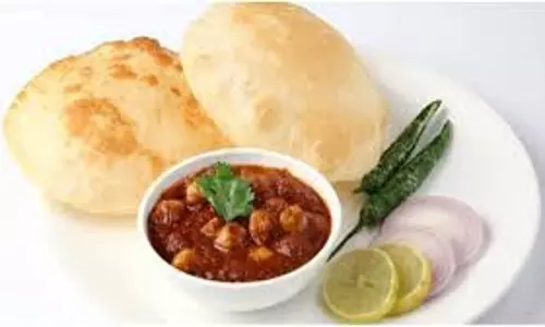 Recipe: घर पर ही बनाएं बाजार जैसे स्वादिष्ट छोले भटूरे Recipe: घर पर ही बनाएं बाजार जैसे स्वादिष्ट छोले भटूरे