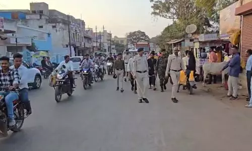 अपराधियों का जुलूस निकाल पुलिस ने दी सख्त चेतावनी, वीडियो