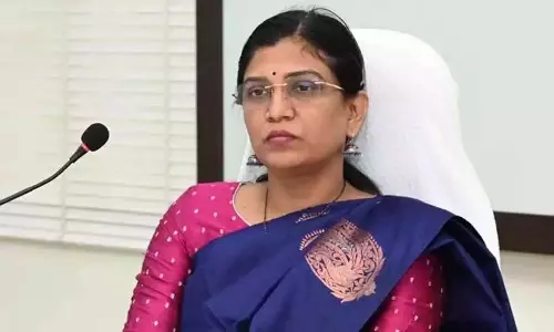 Andhra: कर्तव्यों की उपेक्षा के लिए छह अधिकारी निलंबित Andhra: कर्तव्यों की उपेक्षा के लिए छह अधिकारी निलंबित