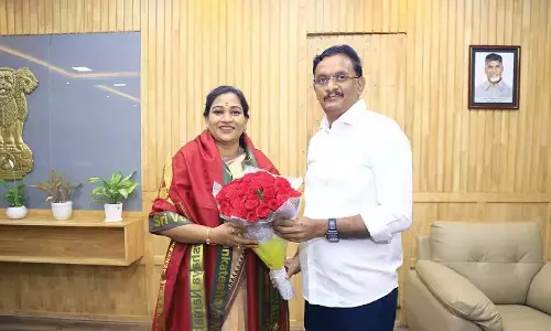 Andhra: सांसद केसिनेनी ने पुलिस थानों के आधुनिकीकरण की आवश्यकता पर बल दिया Andhra: सांसद केसिनेनी ने पुलिस थानों के आधुनिकीकरण की आवश्यकता पर बल दिया