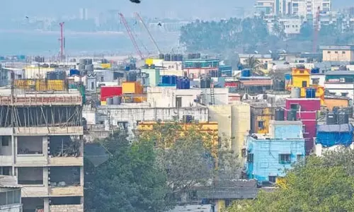 Khar Danda के कभी न खत्म होने वाले जल संकट के अंदर Khar Danda के कभी न खत्म होने वाले जल संकट के अंदर