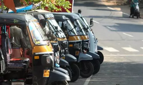 Kerala : ऑटोरिक्शा के लिए राज्य परमिट कुछ शर्तों के साथ शुरू Kerala : ऑटोरिक्शा के लिए राज्य परमिट कुछ शर्तों के साथ शुरू
