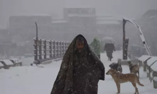 Jammu and Kashmir : कश्मीर में शीत लहर का प्रकोप जारी