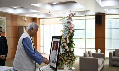 बांग्लादेश के मुख्य सलाहकार ने भारतीय उच्चायोग में Manmohan Singh को श्रद्धांजलि दी बांग्लादेश के मुख्य सलाहकार ने भारतीय उच्चायोग में Manmohan Singh को श्रद्धांजलि दी