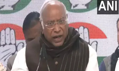 मल्लिकार्जुन खड़गे ने BJP शासित राज्यों पर निशाना साधा