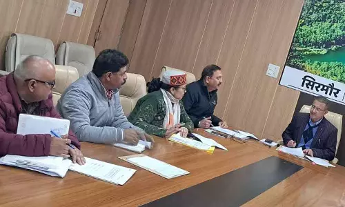 योजनाओं का प्रभावी क्रियान्वयन सुनिश्चित करें अधिकारी: Sirmour DC