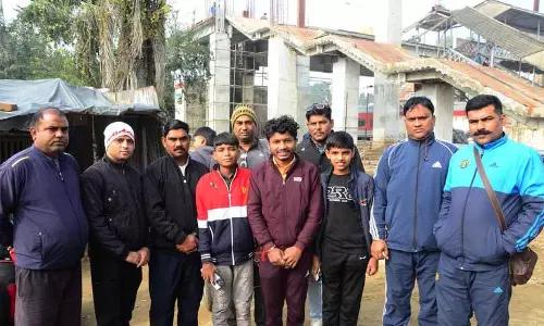 Punjab बंद के बीच फंसे हरिवल्लभ संगीत सम्मेलन के कलाकार Punjab बंद के बीच फंसे हरिवल्लभ संगीत सम्मेलन के कलाकार