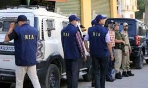 Car bomb case: तीन आरोपियों की एनआईए हिरासत बढ़ी Car bomb case: तीन आरोपियों की एनआईए हिरासत बढ़ी