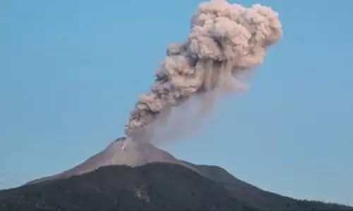 Indonesia में माउंट इबू में विस्फोट, उड़ानों के लिए अलर्ट जारी