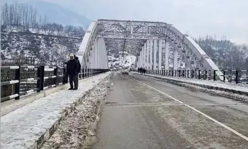 Officials: गंदेरबल में वेइल ब्रिज सुरक्षित