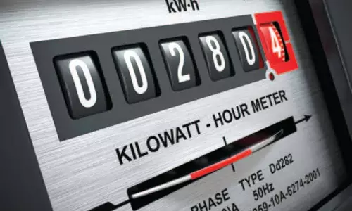 पुराने बिजली मीटर उपभोक्ताओं के लिए KYC चुनौतियां पैदा कर रहे पुराने बिजली मीटर उपभोक्ताओं के लिए KYC चुनौतियां पैदा कर रहे