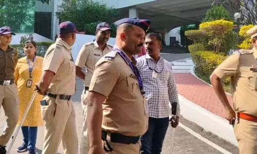 Santosh Deshmukh murder : संदिग्ध वाल्मिक कराड ने किया आत्मसमर्पण