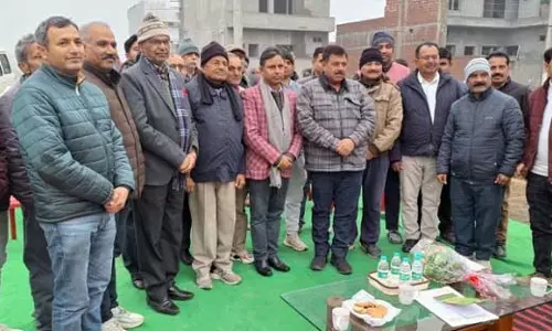 MLA कठुआ ने जेएंडके हाउसिंग बोर्ड कॉलोनी का दौरा किया
