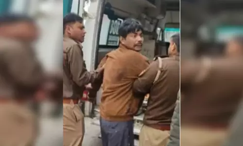पूर्व मंत्री के बेटे ने ये क्या कर डाला, VIDEO