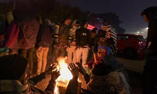 Rajasthan: कड़ाके की ठंड ने पूरे राज्य में जनजीवन अस्त-व्यस्त कर दिया