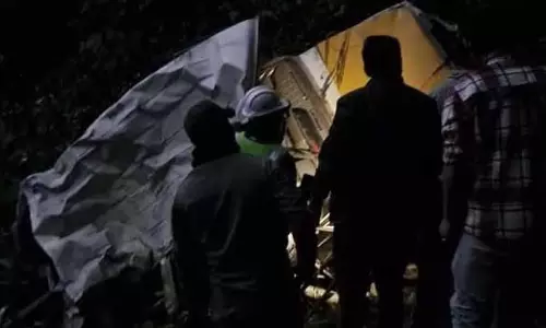 Sikkim : पाकयोंग सड़क दुर्घटना में मां और बच्चे की मौत, पांच घायल Sikkim : पाकयोंग सड़क दुर्घटना में मां और बच्चे की मौत, पांच घायल