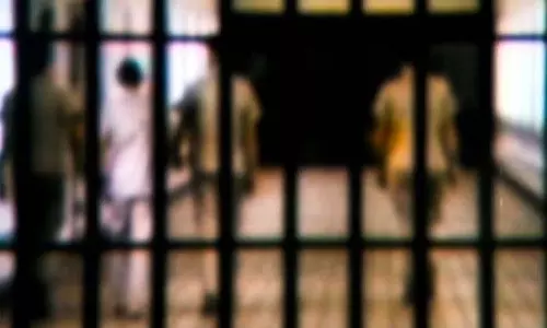 आतंकवादी सहयोगी को PSA के तहत हिरासत में लिया गया आतंकवादी सहयोगी को PSA के तहत हिरासत में लिया गया