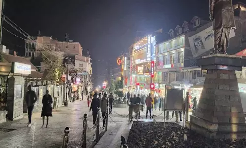 Manali में करीब 1.5 लाख पर्यटक पहुंचे, होटलों में बुकिंग बढ़ी
