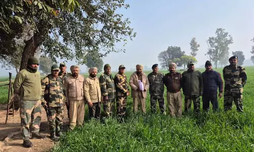 Police, बीएसएफ ने 504 ग्राम हेरोइन जब्त की
