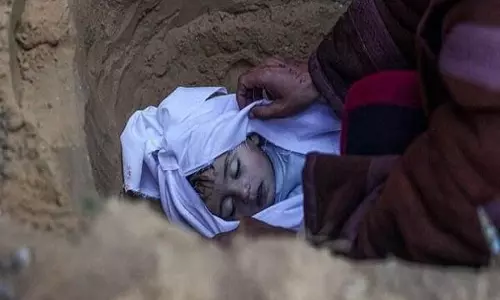 Gaza में 7 अक्टूबर 2023 से अब तक इज़राइली हमले में कम उम्र के 800 से ज़्यादा बच्चों की गई जान Gaza में 7 अक्टूबर 2023 से अब तक इज़राइली हमले में कम उम्र के 800 से ज़्यादा बच्चों की गई जान