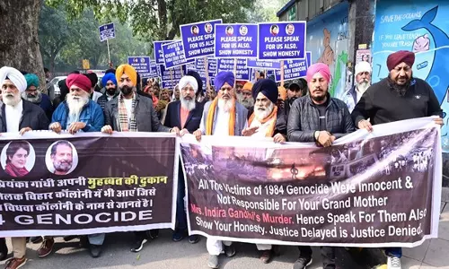सिखों ने Delhi में विरोध मार्च निकाला, 1984 के दंगों के लिए कांग्रेस से माफी की मांग की