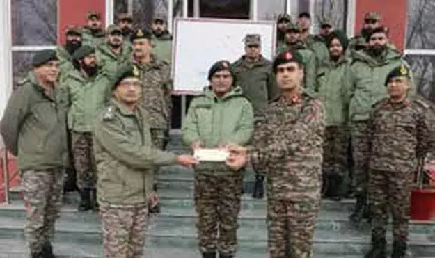 Srinagar : उत्तरी सेना कमांडर ने घाटी का दौरा किया Srinagar : उत्तरी सेना कमांडर ने घाटी का दौरा किया
