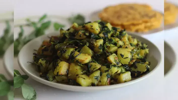 Methi Aalu Recipe: सर्दियों का तोहफा हैं हरी सब्जियां, आलू और मेथी की ये रेसिपी Methi Aalu Recipe: सर्दियों का तोहफा हैं हरी सब्जियां, आलू और मेथी की ये रेसिपी