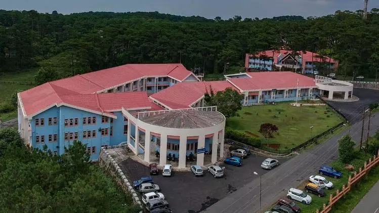 Meghalaya: चल रहे विरोध प्रदर्शनों के बीच एनईएचयू के कुलपति ने छुट्टी बढ़ाई Meghalaya: चल रहे विरोध प्रदर्शनों के बीच एनईएचयू के कुलपति ने छुट्टी बढ़ाई