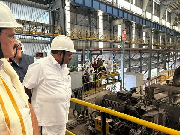 सरकार ऋण पुनर्गठन और आधुनिकीकरण पर ध्यान केंद्रित करते हुए RINL के लिए बड़े पुनरुद्धार की योजना बना रही सरकार ऋण पुनर्गठन और आधुनिकीकरण पर ध्यान केंद्रित करते हुए RINL के लिए बड़े पुनरुद्धार की योजना बना रही