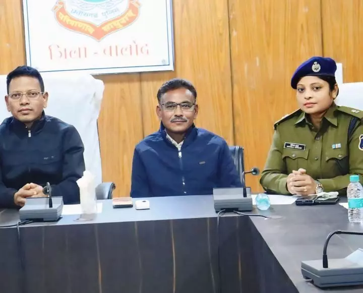 35 साल सेवा देकर सहायक उप निरीक्षक हुए रिटायर 35 साल सेवा देकर सहायक उप निरीक्षक हुए रिटायर