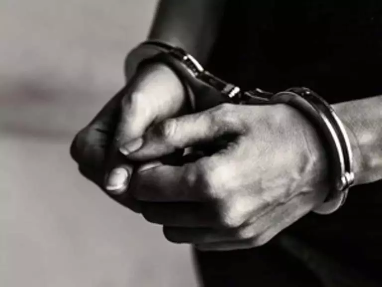 Prakasam में सात सदस्यीय नकली पुलिस गिरोह पकड़ा गया Prakasam में सात सदस्यीय नकली पुलिस गिरोह पकड़ा गया