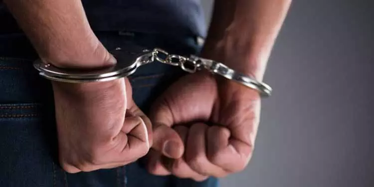 Lucknow, होटल में एक ही परिवार के पांच लोगों की हत्या, आरोपी गिरफ्तार Lucknow, होटल में एक ही परिवार के पांच लोगों की हत्या, आरोपी गिरफ्तार