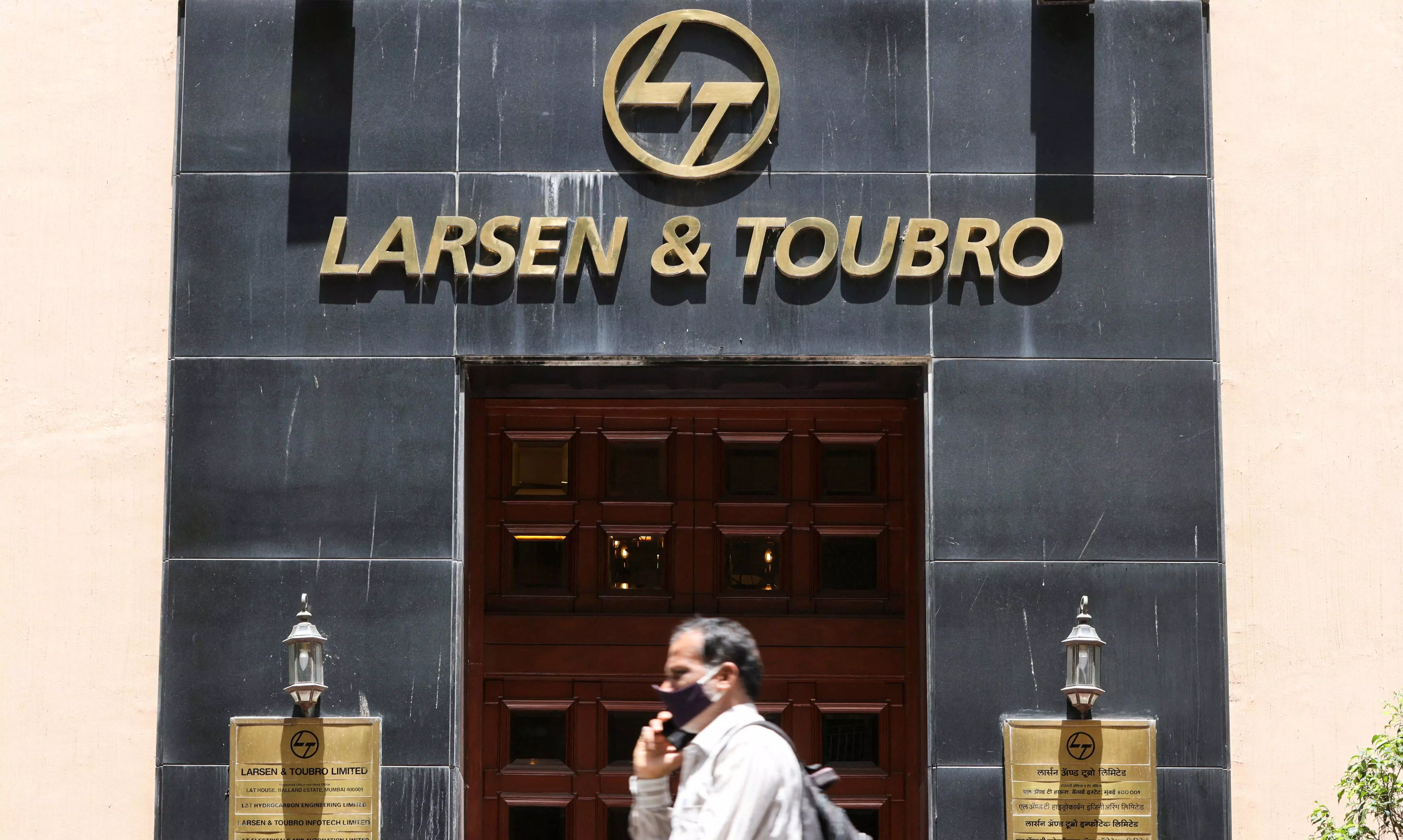 Larsen & Toubro शेयर की कीमत में 1.49% ऊपर Larsen & Toubro शेयर की कीमत में 1.49% ऊपर