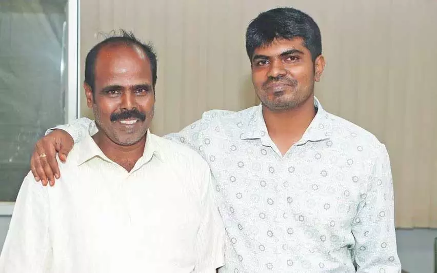 Kerala में सिर पर बोझा ढोने वाले मजदूर और कचरा बीनने वाले का बेटा अब एक सफल कृषि वैज्ञानिक Kerala में सिर पर बोझा ढोने वाले मजदूर और कचरा बीनने वाले का बेटा अब एक सफल कृषि वैज्ञानिक