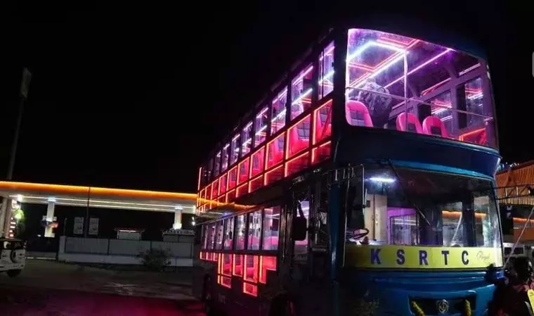 KSRTC ने मुन्नार के लिए ग्लास पैनल वाली डबल डेकर बस शुरू की