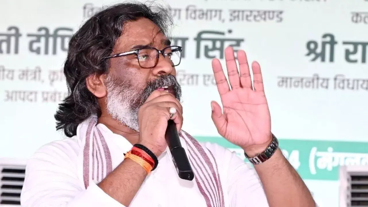 CM Hemant : आइए नए साल में स्वर्णिम झारखंड बनाने का संकल्प लें CM Hemant : आइए नए साल में स्वर्णिम झारखंड बनाने का संकल्प लें