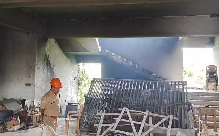 Kerala : तिरुवनंतपुरम के कॉलेज में जला हुआ शव मिला Kerala : तिरुवनंतपुरम के कॉलेज में जला हुआ शव मिला