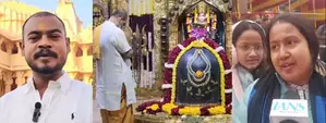 नए साल के पहले दिन सोमनाथ महादेव, महावीर और वैष्णो देवी मंदिर में श्रद्धालुओं का सैलाब नए साल के पहले दिन सोमनाथ महादेव, महावीर और वैष्णो देवी मंदिर में श्रद्धालुओं का सैलाब