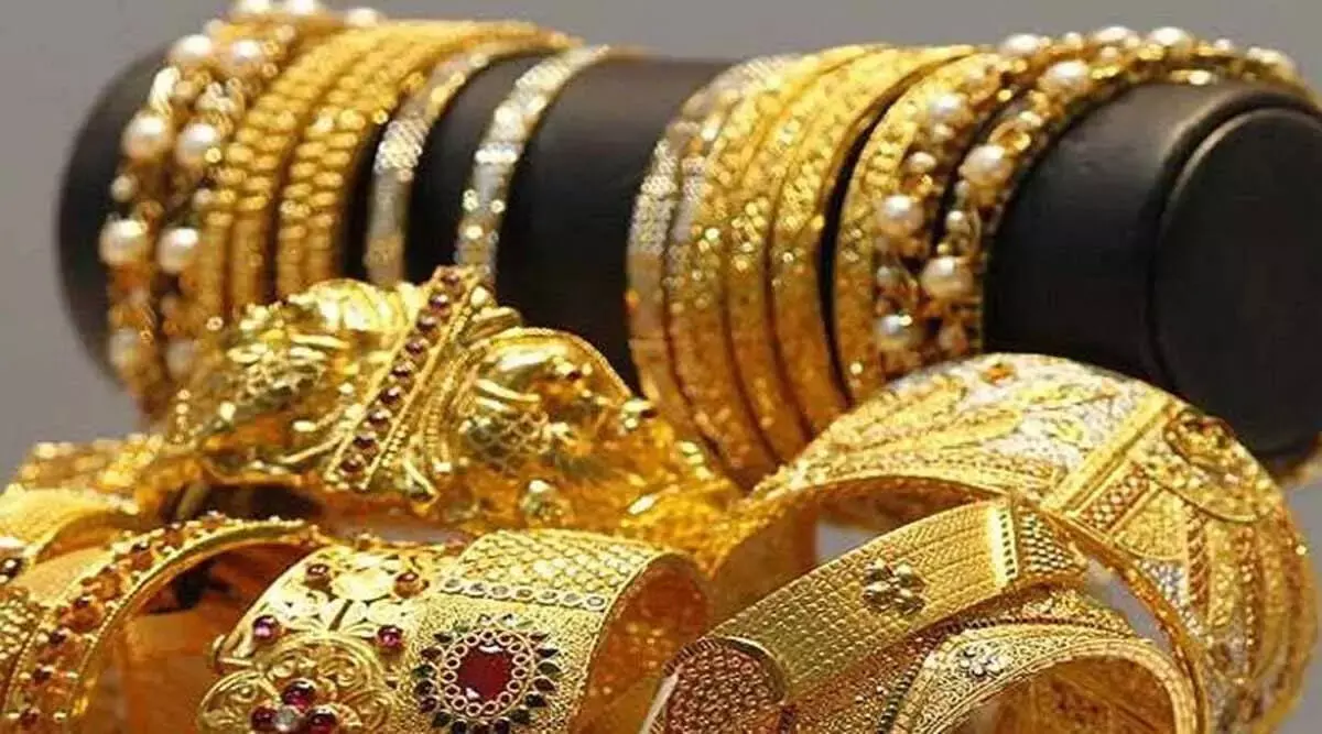 Gold की कीमतों में तेजी आई और चांदी की कीमतों में गिरावट