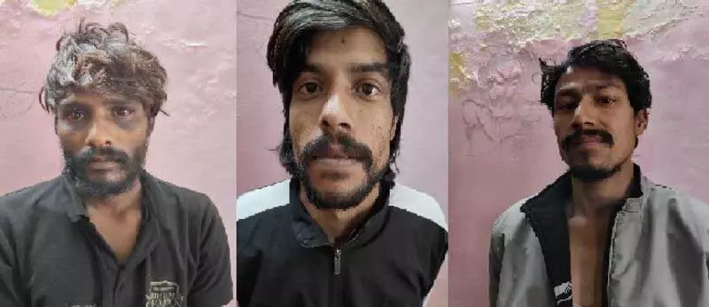 Haryana : बादशाहपुर में डकैती की साजिश रचते तीन लोग हथियारों के साथ गिरफ्तार Haryana : बादशाहपुर में डकैती की साजिश रचते तीन लोग हथियारों के साथ गिरफ्तार