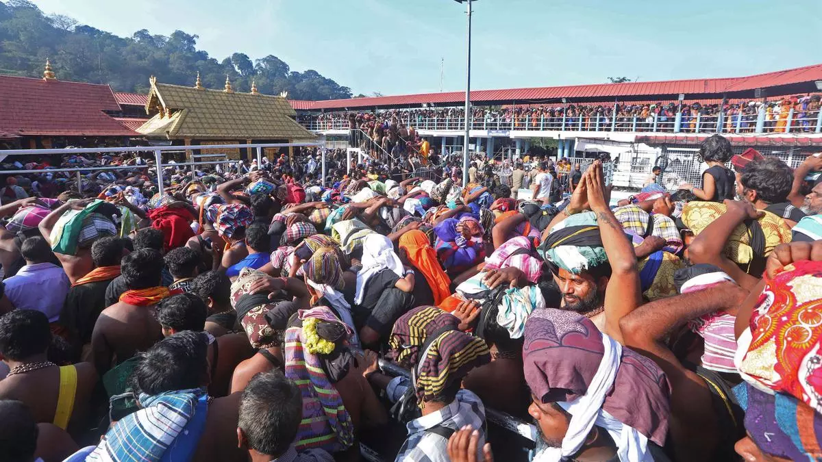 Kerala: सबरीमाला श्रद्धालुओं के लिए विशेष पास अस्थायी रूप से रोक Kerala: सबरीमाला श्रद्धालुओं के लिए विशेष पास अस्थायी रूप से रोक