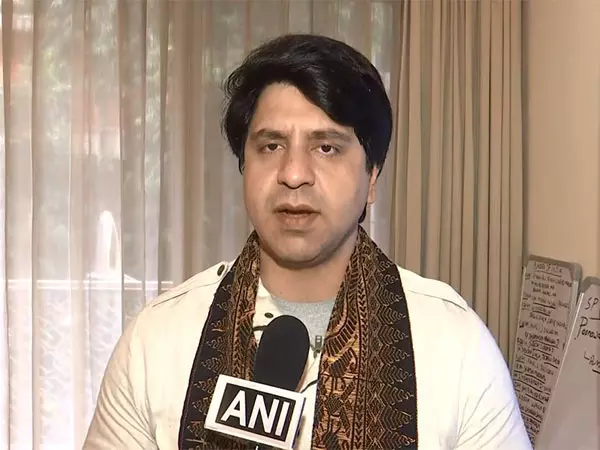 BJP के शहजाद पूनावाला ने केरल के सीएम की टिप्पणी की निंदा की BJP के शहजाद पूनावाला ने केरल के सीएम की टिप्पणी की निंदा की