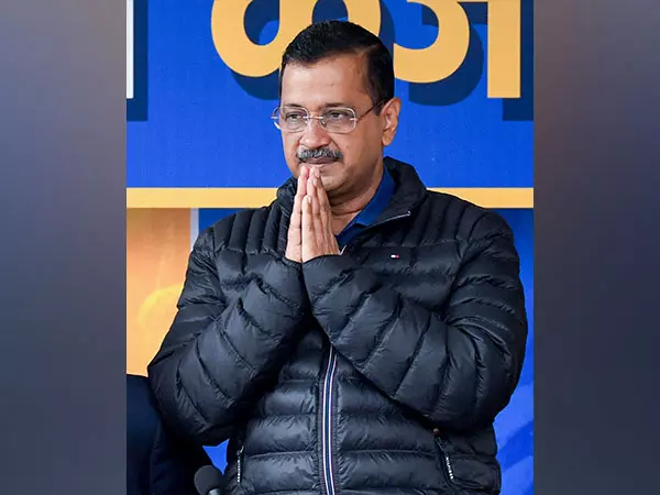 केजरीवाल ने आरएसएस प्रमुख को पत्र लिखकर पूछा- क्या BJP लोकतंत्र को कमजोर कर रही? केजरीवाल ने आरएसएस प्रमुख को पत्र लिखकर पूछा- क्या BJP लोकतंत्र को कमजोर कर रही?