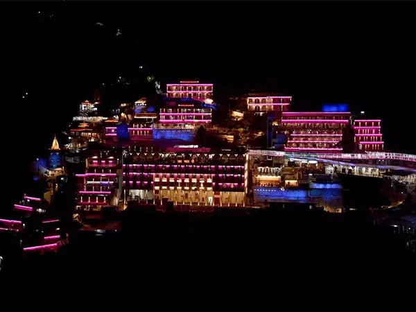 94.8 लाख आगंतुकों के साथ, Vaishno Devi मंदिर ने दशक में तीर्थयात्रियों की दूसरी सबसे बड़ी संख्या दर्ज की 94.8 लाख आगंतुकों के साथ, Vaishno Devi मंदिर ने दशक में तीर्थयात्रियों की दूसरी सबसे बड़ी संख्या दर्ज की