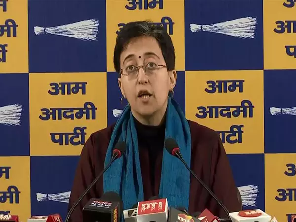 दिल्ली धार्मिक समिति के फैसले पर आतिशी ने कहा, ऐसे आदेशों से BJP का दोहरा चेहरा सामने आया दिल्ली धार्मिक समिति के फैसले पर आतिशी ने कहा, ऐसे आदेशों से BJP का दोहरा चेहरा सामने आया